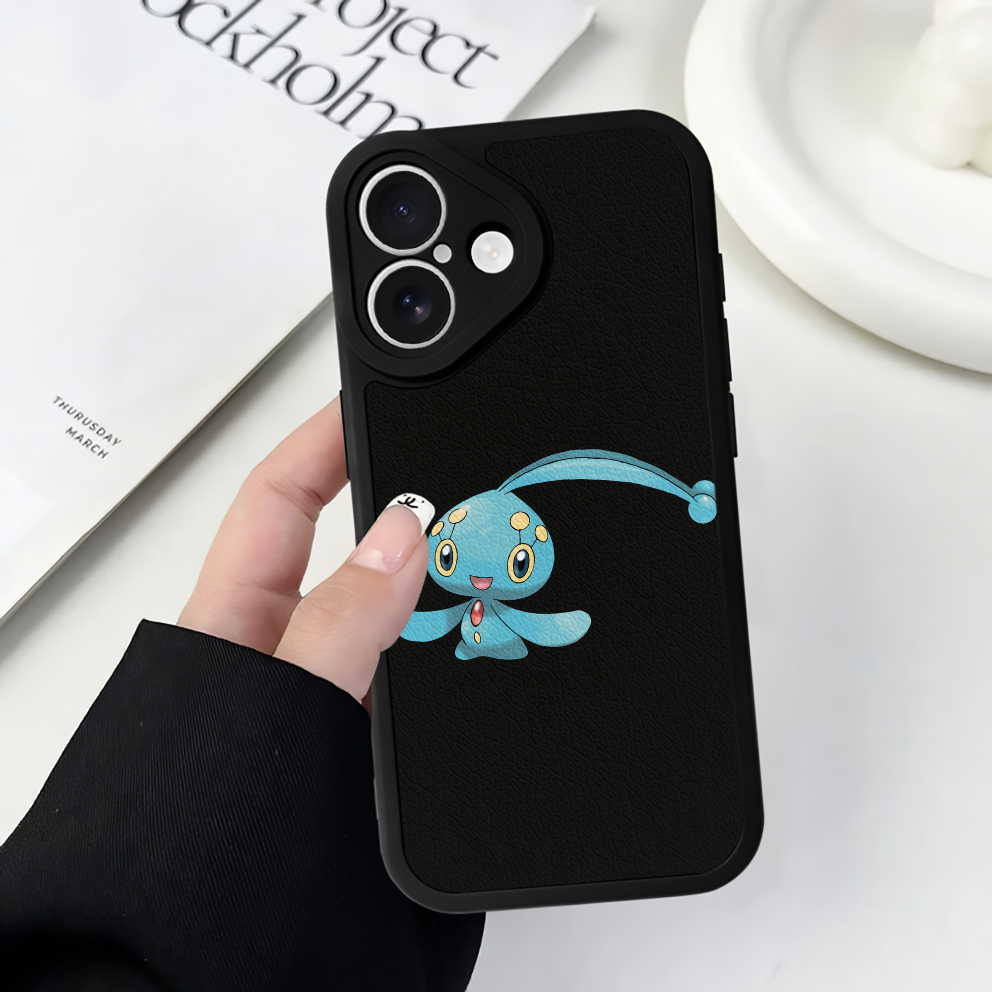 （画像用） ポケットモンスター Pokémon 【iPhone 16シリーズ対応】シリコンスマホケース（レザー調） 材質：シリコン